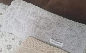 Suíte privativa em casa de família - ENTRADA INDEPENDENTE - a tranquilidade - conforto e privacidade que vc procura - super limpinha com cozinha em BARÃO GERALDO- perto de tudo e sossego total